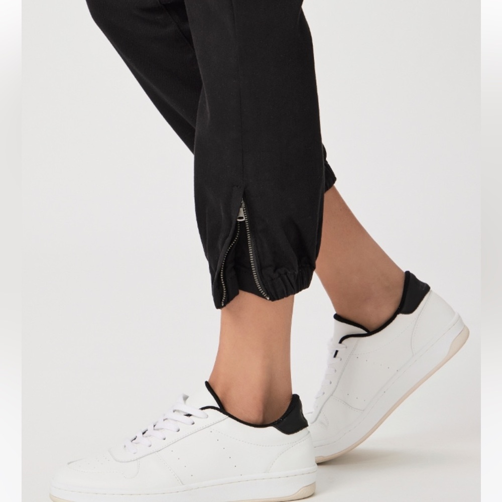 PAIGE Black Ankle Cropped Jogger Pants - Picture 3 of 10